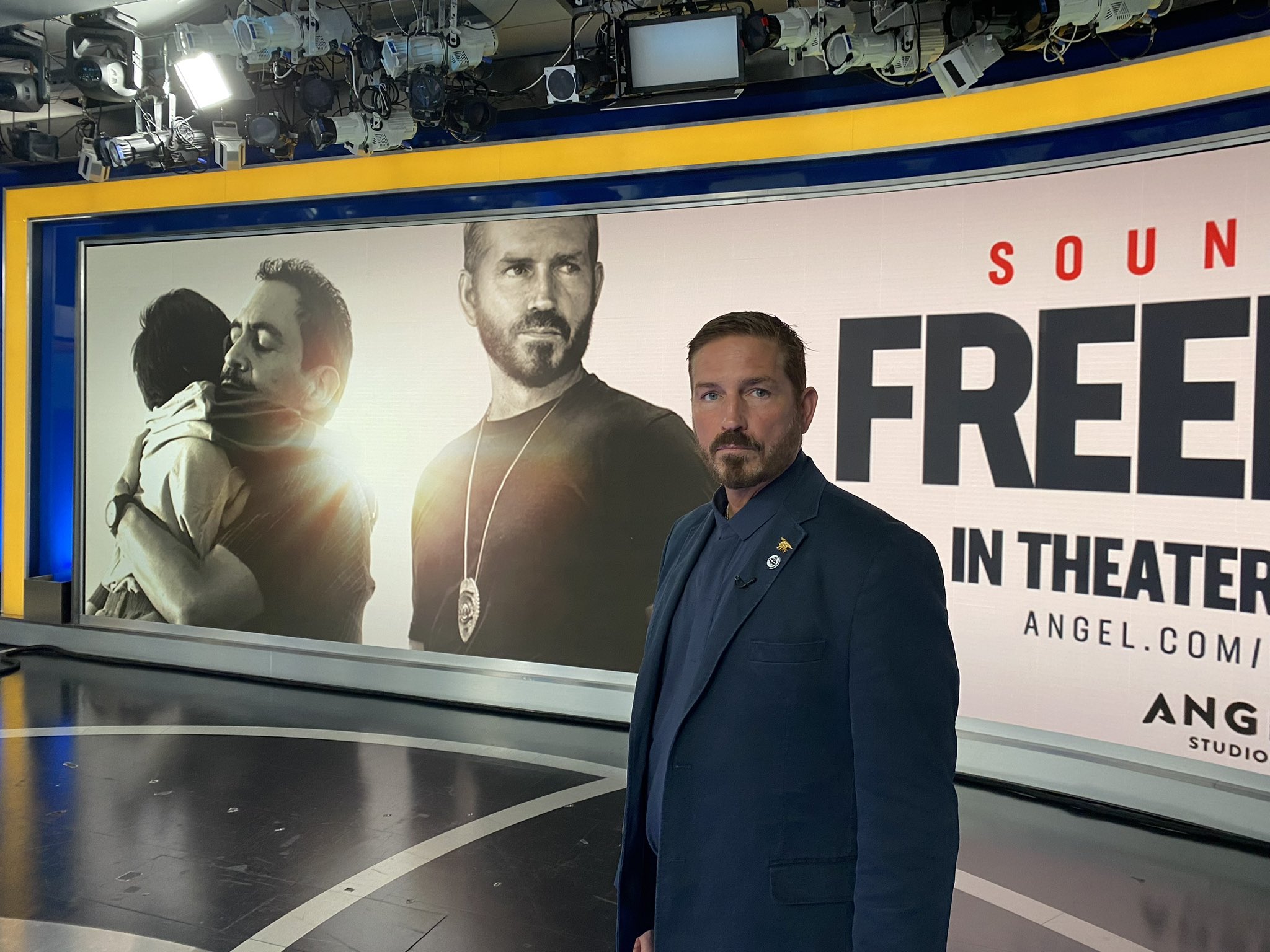 Actorul american Jim Caviezel va interpreta rolul lui Jair Bolsonaro într-un film biografic epic despre fostul lider brazilian, cunoscut și ca un susținător al lui Donald Trump, pe care îl numește „noul Moise”