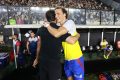 RIO DE JANEIRO, BRAZIL - MAY 17: Manager Fernando Diniz of Vasco Da Gama greets David Luiz of Fortaleza before a Brasileirao 2025 match between Vasco da Gama and Fortaleza at Sao Januario Stadium on May 17, 2025 in Rio de Janeiro, Brazil. (Photo by Lucas Figueiredo/Getty Images)