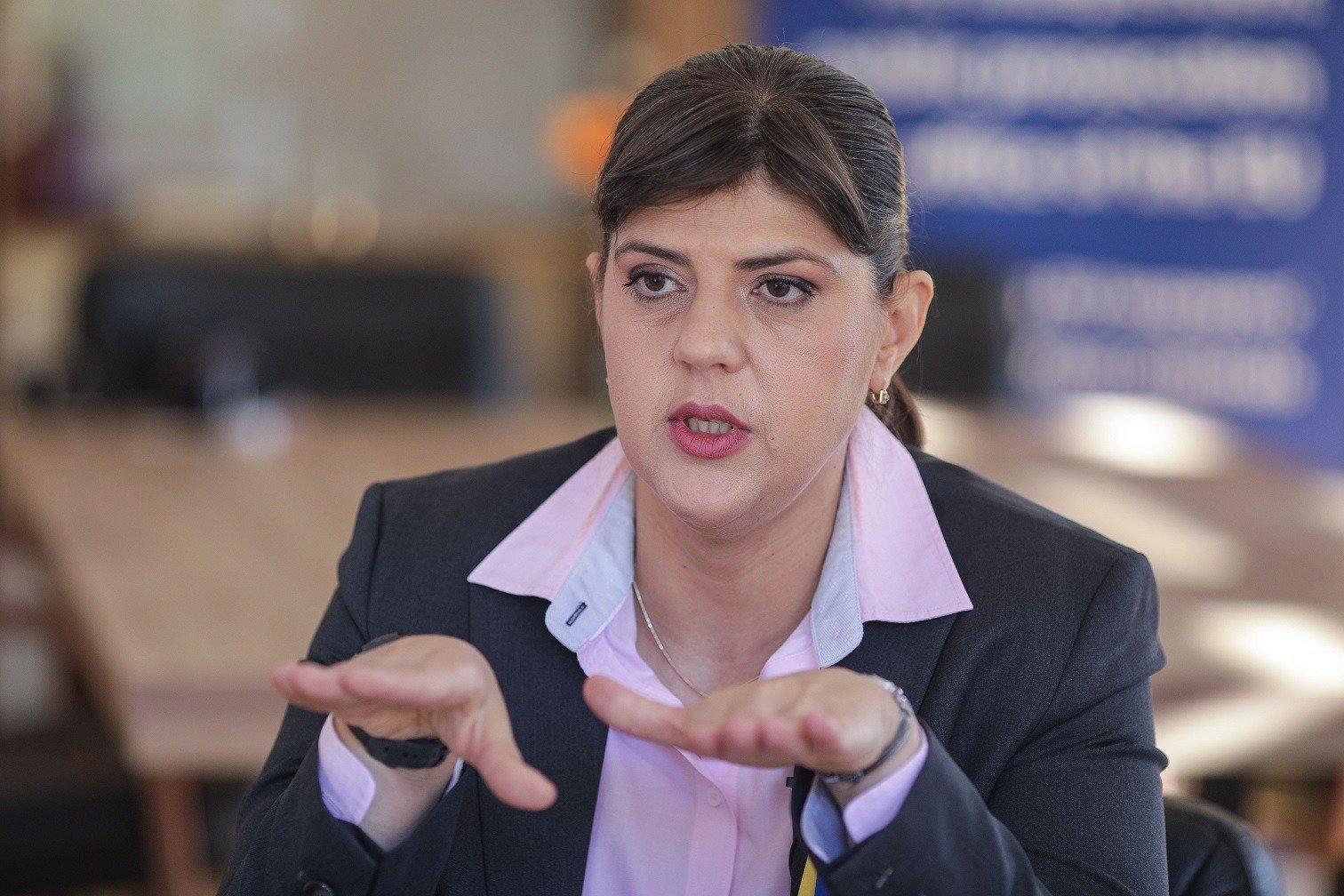 [ad_1] Pe parcursul zilelor de astăzi și mâine, Laura Kövesi, șefa Parchetului European, se află în Sofia, unde nu are planificate întâlniri bilaterale cu Borislav Sarafov, care continuă să fie prezentat ca procuror general interimar