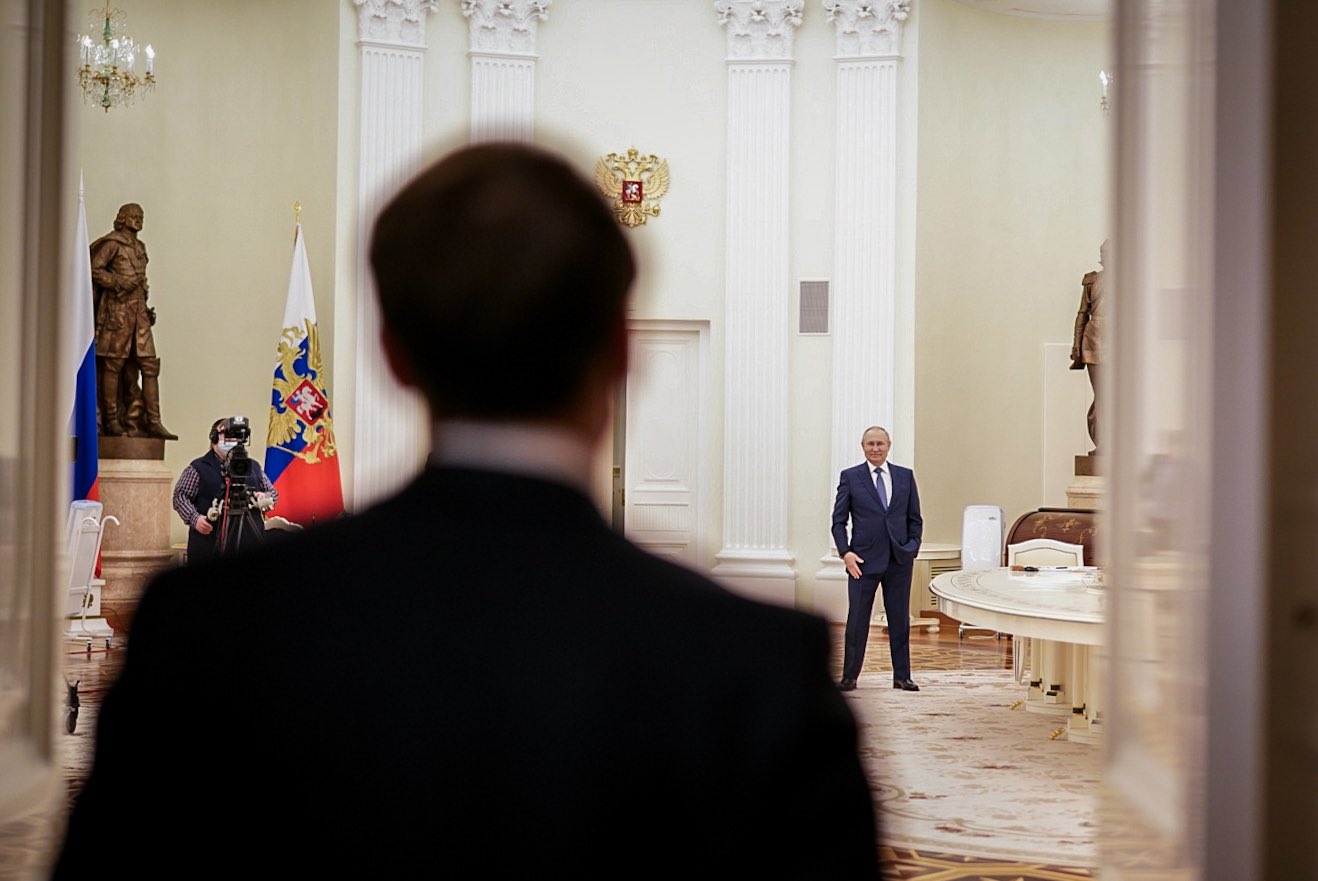 [ad_1] trimisul Rusiei la negocierile din Miami despre Ucraina, Kirill Dmitriev, a declarat că discuțiile cu reprezentanții americani, inclusiv cu reprezentantul președinției și cu ginerele președintelui SUA, Jared Kushner, au fost constructive, conform unei publicații italiene de știri, citând presa rusă