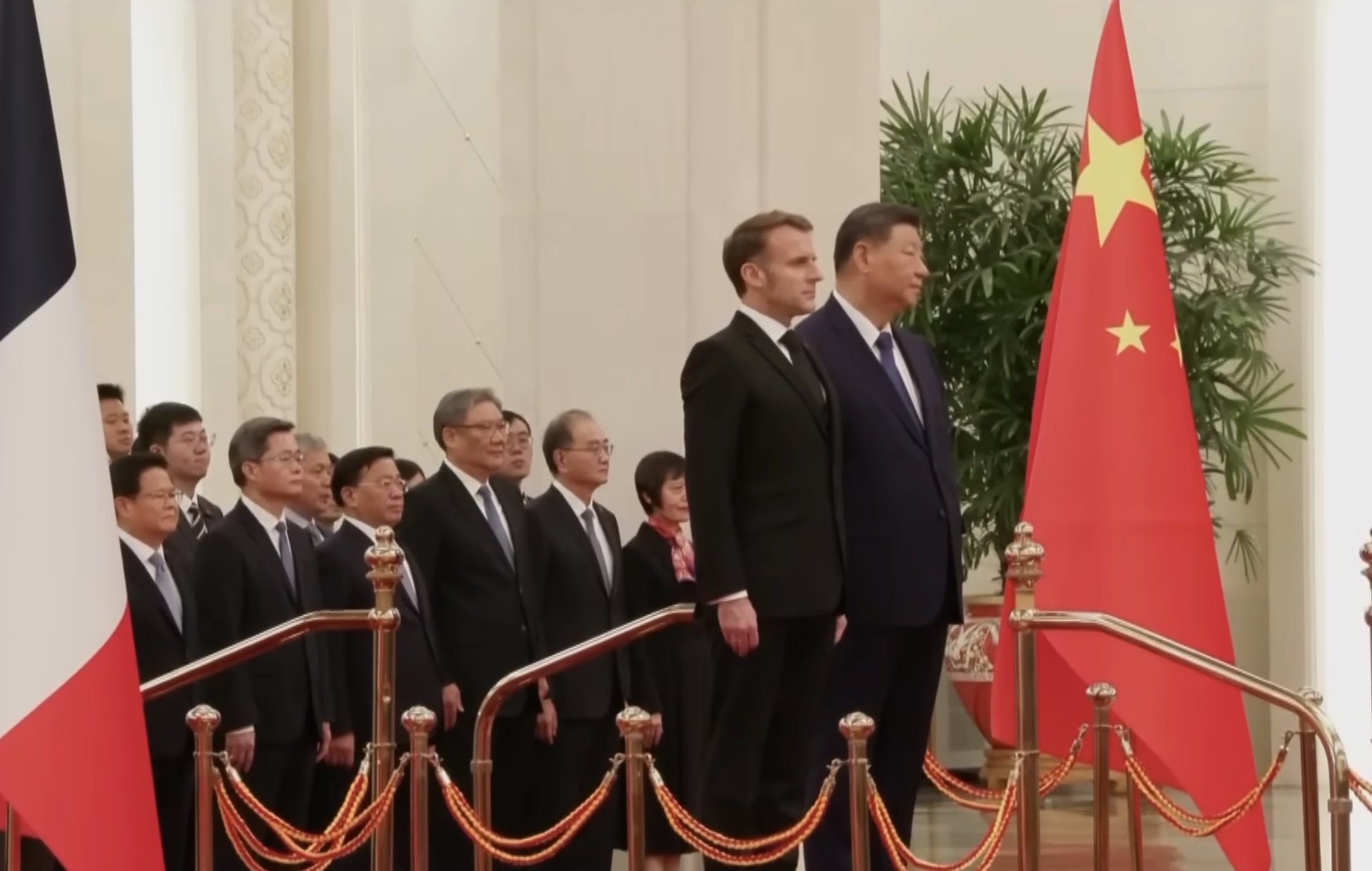 Președintele Franței, Emmanuel Macron, în vizită în China, a avertizat că Uniunea Europeană va lua măsuri dacă Beijingul nu va colabora pentru diminuarea surplusului său comercial