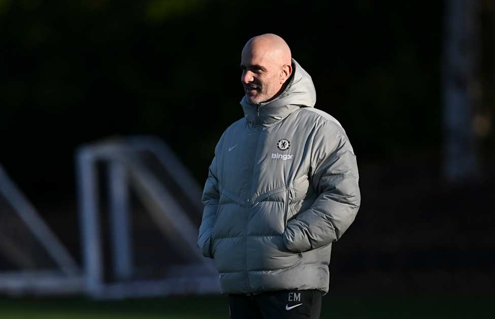 Absente și reveniri la Stamford Bridge Enzo Maresca, antrenorul echipei Chelsea, a anunțat că Jorrel Hato nu va fi disponibil pentru meciul contra celor de la Bournemouth, programat să aibă loc mâine seară, pe Stamford Bridge