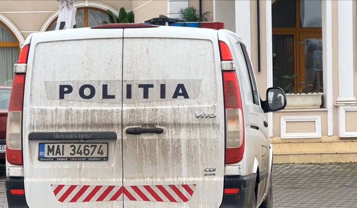 Moarte misterioasă într-un complex din Botoșani. Un bărbat de 51 de ani, găsit fără suflare în camera tehnică