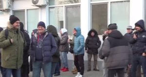 A doua zi consecutiv, transportul public din Constanța este paralizat. oferii de autobuz refuză să efectueze cursele programate, motivând că nu vor reveni la activitate până când directorul companiei nu își va prezenta demisia.