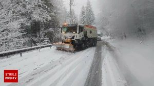 Ninge viscolit în munți, DRDP Craiova intervine cu utilaje