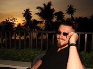 Tottenham a aprobat transferul lui Radu Drăgușin.