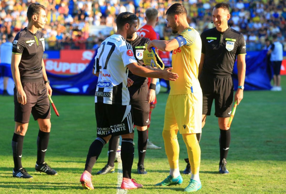 Petrolul Ploiești – Universitatea Cluj, duel pe „Ilie Oană”