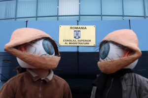 Demo stradală pentru susținerea unei justiții independente, miercuri seara, în fața sediului Consiliului Superior al Magistraturii