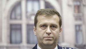 Comisarul Radu Gavriș, adjunct al Poliției Capitalei, a câștigat procesul împotriva Agenției Naționale de Integritate, invalidând acuzația de incompatibilitate legată de participarea sa în calitate de instructor la un institut de specialitate și la Ministerul de Interne din Republica Moldova, în contextul unei misiuni a Uniunii Europene; decizia nu este definitivă