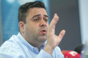 Fostul ministru al Transporturilor, Răzvan Cuc, implicat într-o anchetă DNA pentru dare de mită; În prezent, fără funcții de conducere în PSD sau instituții de stat
