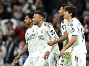 Real Madrid a învins Sevilla 2-0.