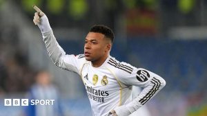 Real Madrid învinge Alaves, Mbappe marchează.