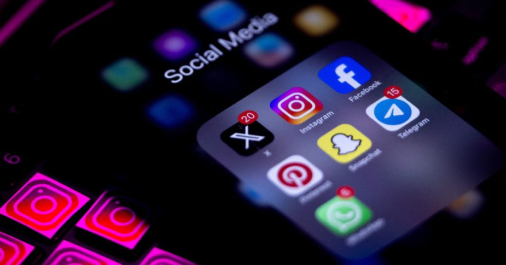 SUA ar putea cere turiștilor istoricul conturilor de pe rețelele sociale din ultimii 5 ani pentru a intra în țară. Ce prevede noul plan