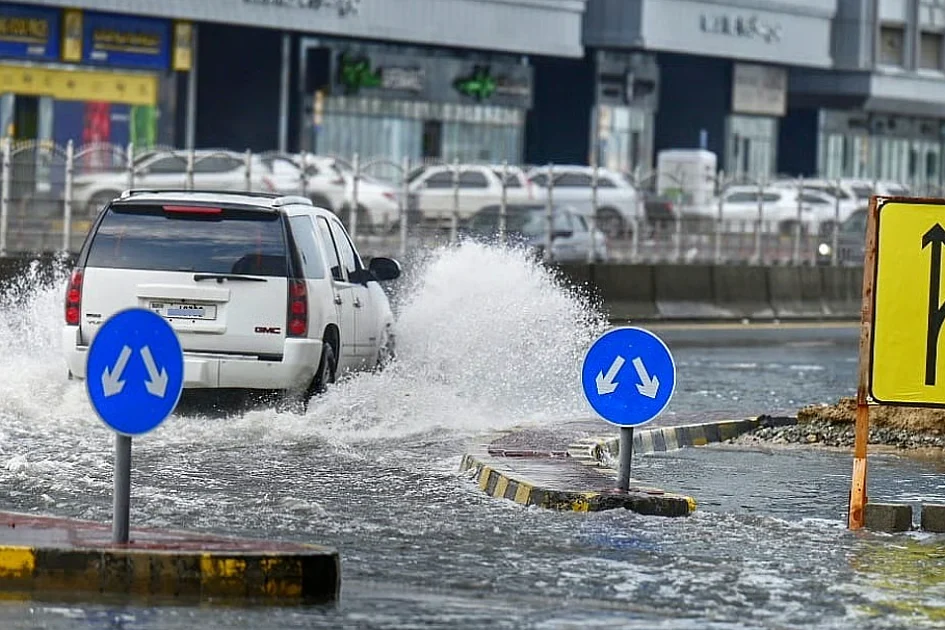 „Centrele Naționale Meteorologice din Emiratele Arabe Unite anunță prognoza meteo pentru perioada 25-29 decembrie; vom avea parte de ploi?”