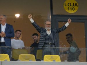 Sunt fericit să mă aflu aici