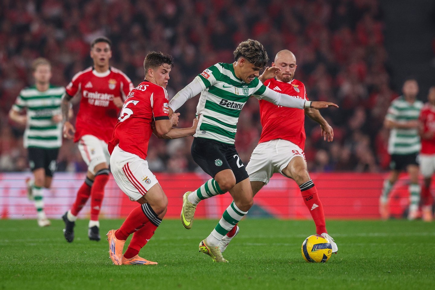 Um derbi que foi o reflexo de Maxi em todos os momentos