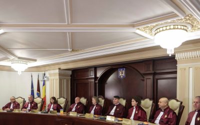 Mesajul dur al unui profesor de Drept: Dacă un neurochirurg de 65 de ani poate opera, și un judecător poate pronunța divorțuri