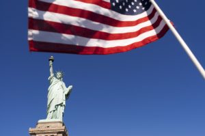 Vama americană cere acces la postări sociale ale turiștilor pentru ultimii 5 ani