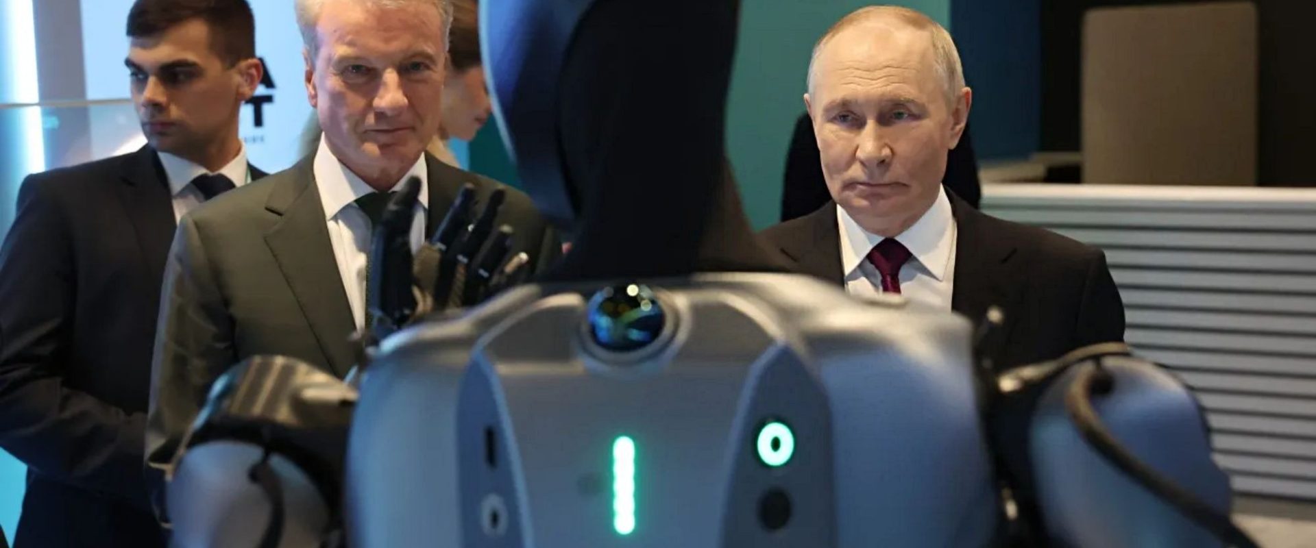 Vladimir-Putin-Rusia-AI-Robot.jpg