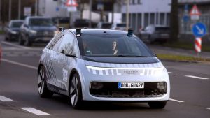 Volkswagen lansează în Germania un robotaxi autonom fără volan și pedale, ca alternativă Tesla