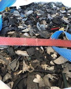 Descinderi în Argeș într-un caz de depozitare neautorizată a deșeurilor / O persoană suspectată a fost arestată