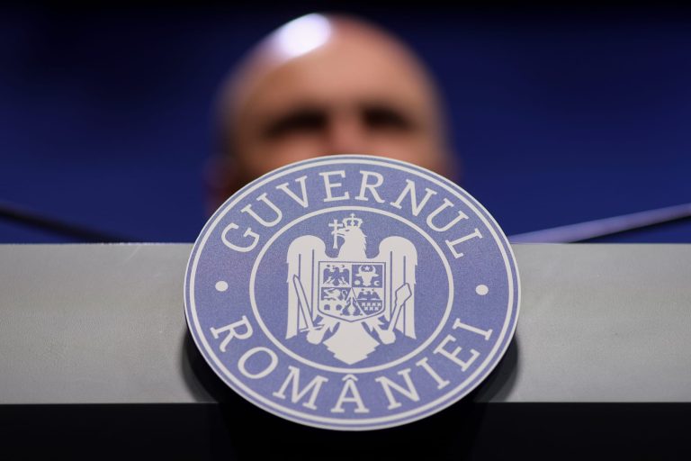 Ilie Bolojan critică reducerea indemnizației pentru doctorat: „Nu ținem de diplome, ci de competențe”