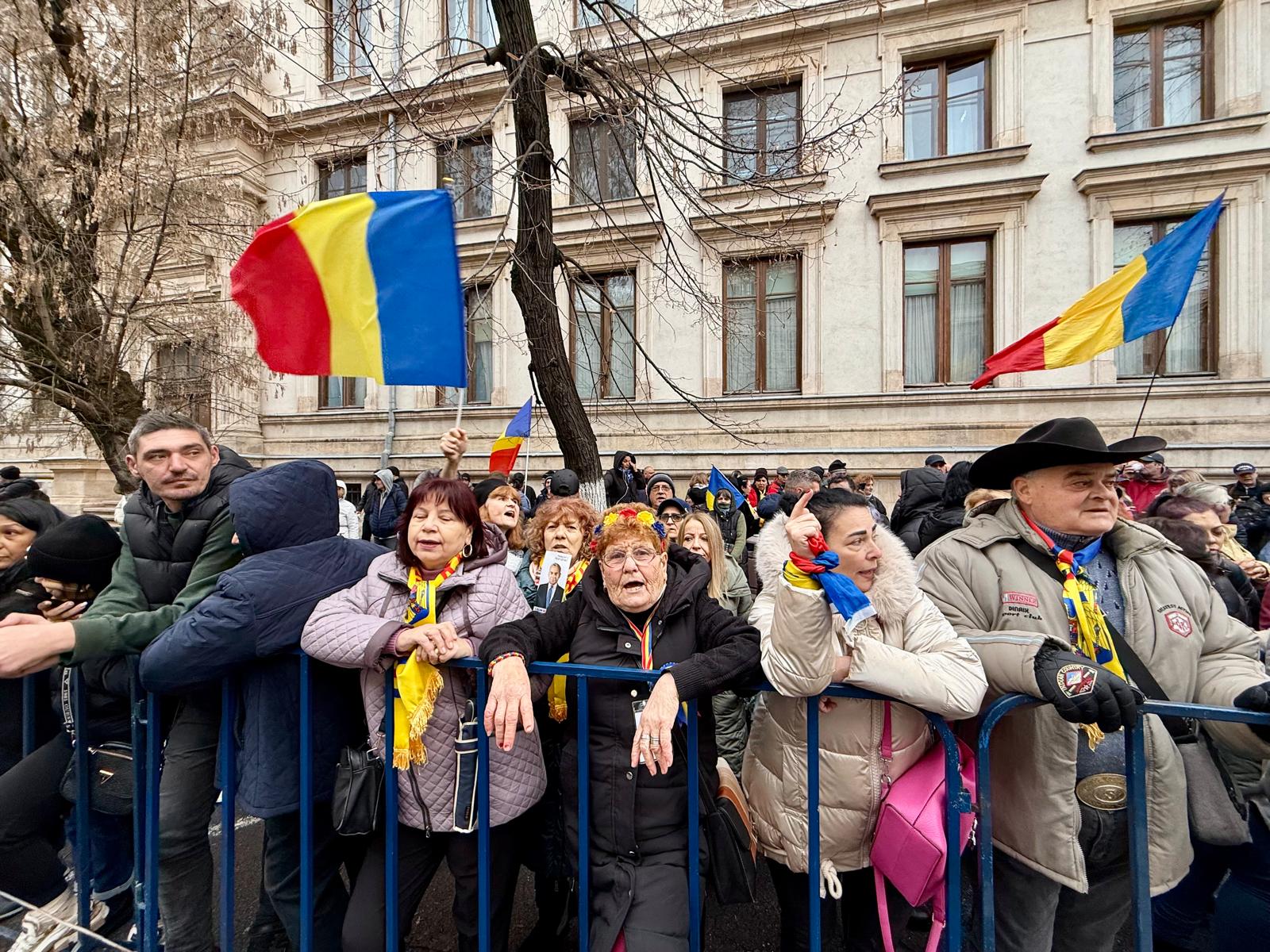 Contestație în contencios împotriva înființării Comitetului pentru modificarea Legilor Justiției: ONG-ul Coaliției pentru Apărarea Statului de Drept plonjează în litigiul politic Decizia guvernamentală de a înființa Comitetul pentru modificarea Legilor Justiției a fost contestată recent în instanță de către Coaliția pentru Apărarea Statului de Drept – un ONG cunoscut pentru pozițiile sale ferme în susținerea independenței justiției