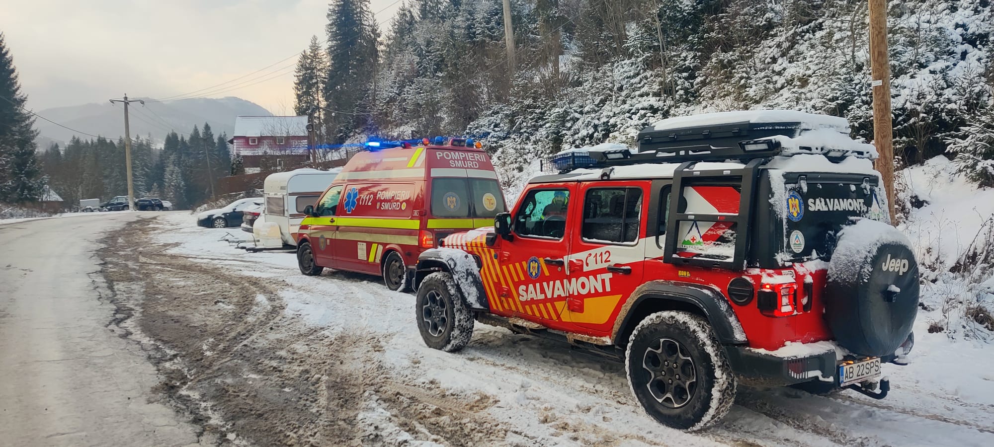 Doi turişti au fost răniţi miercuri, după ce au avut un accident pe teren dificil din Munţii Apuseni, mai exact în zona Galbena din staţiunea Arieşeni, pe limita dintre județele Alba şi Bihor