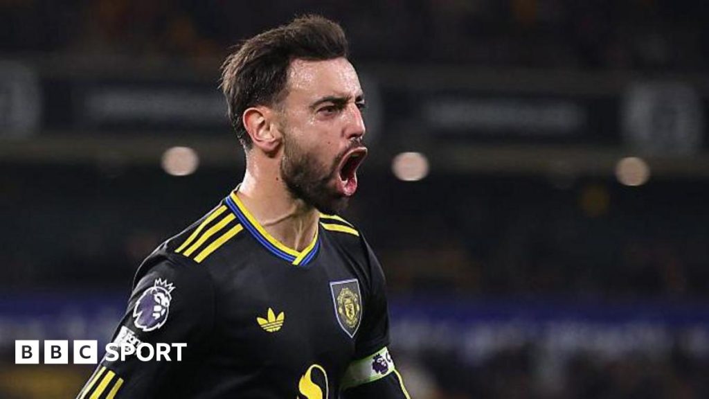 Wolves 1-4 Man Utd: Visitors hit four to inflict eighth straight loss on hosts