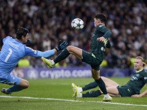 Un posibil titlu reformulat ar fi: “Este el cel mai performant de pe glob? Cu siguranta! Poate ajunge printre legendele din toate timpurile”