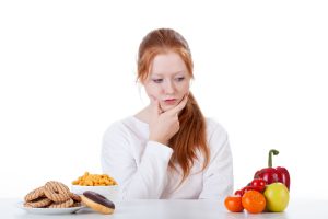 Cum pot tinerii să adopte alimentația conștientă și obiceiuri nutriționale echilibrate / Beneficiile unei alimentații mindfulness: diminuarea consumului emoțional, încredere în semnalele corpului și relație sănătoasă cu mâncarea