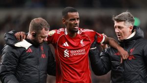 Diagnostic înfricoșător pentru Alexander Isak în urma accidentării din meciul Tottenham – Liverpool!