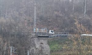 Alunecare de teren în zona Comarnic, trafic restricționat pe drumul național DN1