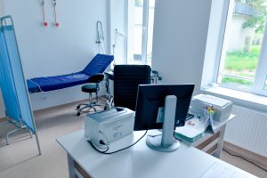 Colegiul Medicilor avertizează asupra impactului crizei apei din Prahova, care afectează atât spitalele, cât și cabinetele medicilor de familie și ambulatoriu