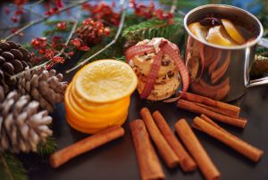 Arome specifice sărbătorilor europene: o incursiune în parfumuri, obiceiuri și dulciuri tradiționale / Cum se simte spiritul Crăciunului în diferite colțuri ale Europei