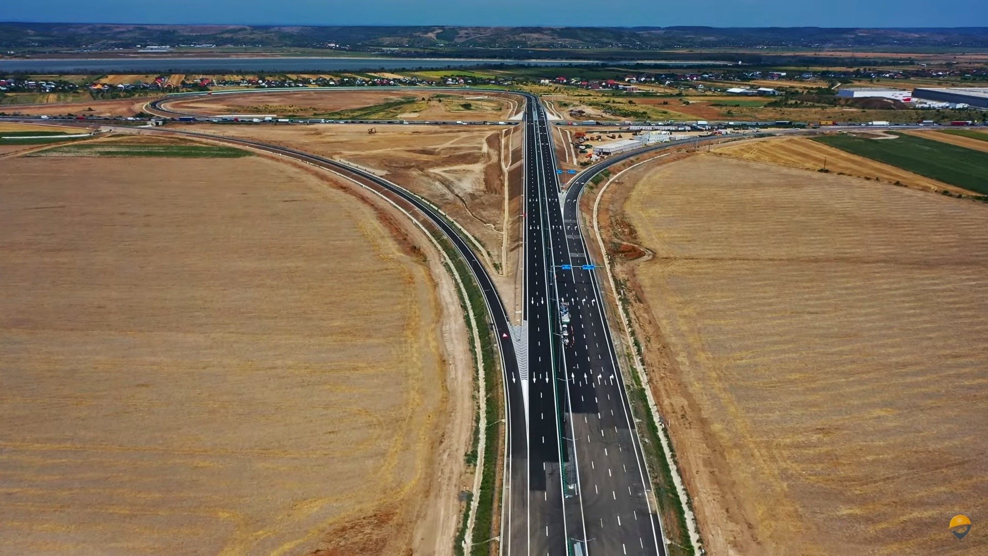 Anul 2025 se încheie cu rezultate modeste pentru infrastructura rutieră a României, aproape de limitele așteptărilor inițiale, dar în continuare departe de țelurile ambitioase lansate în urmă cu câțiva ani