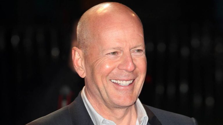 Unul din ultimele roluri ale lui Bruce Willis a ajuns pe furiș în topul platformelor de streaming.