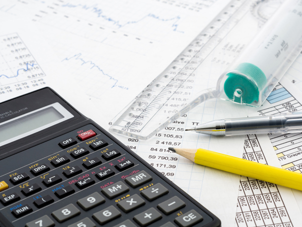 calculator-taxe-publimedia-shutterstock.jpg