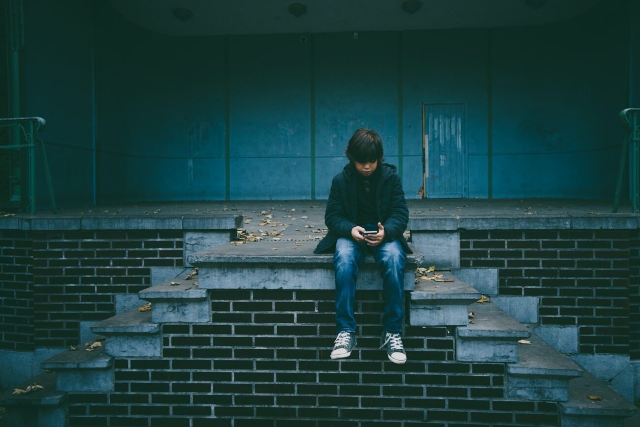 Majorarea alarmantă a cazurilor de depresie în rândul copiilor și adolescenților din Sibiu / Specialist în psihiatrie: „Această boală nu este o impulse, iar lipsa vizibilității nu înseamnă că nu provoacă suferință”