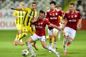 Jucătorul transferat în această vară a informat conducerea clubului că nu are de gând să se reîntoarcă în România.