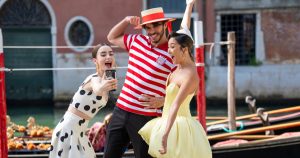 Când debutează sezonul 5 al seriei „Emily la Paris” pe platforma de streaming video online?