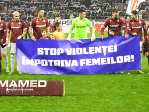 Galerie foto: Mesaje anti-violenței față de femei afișate în timpul partidelor din Superligă