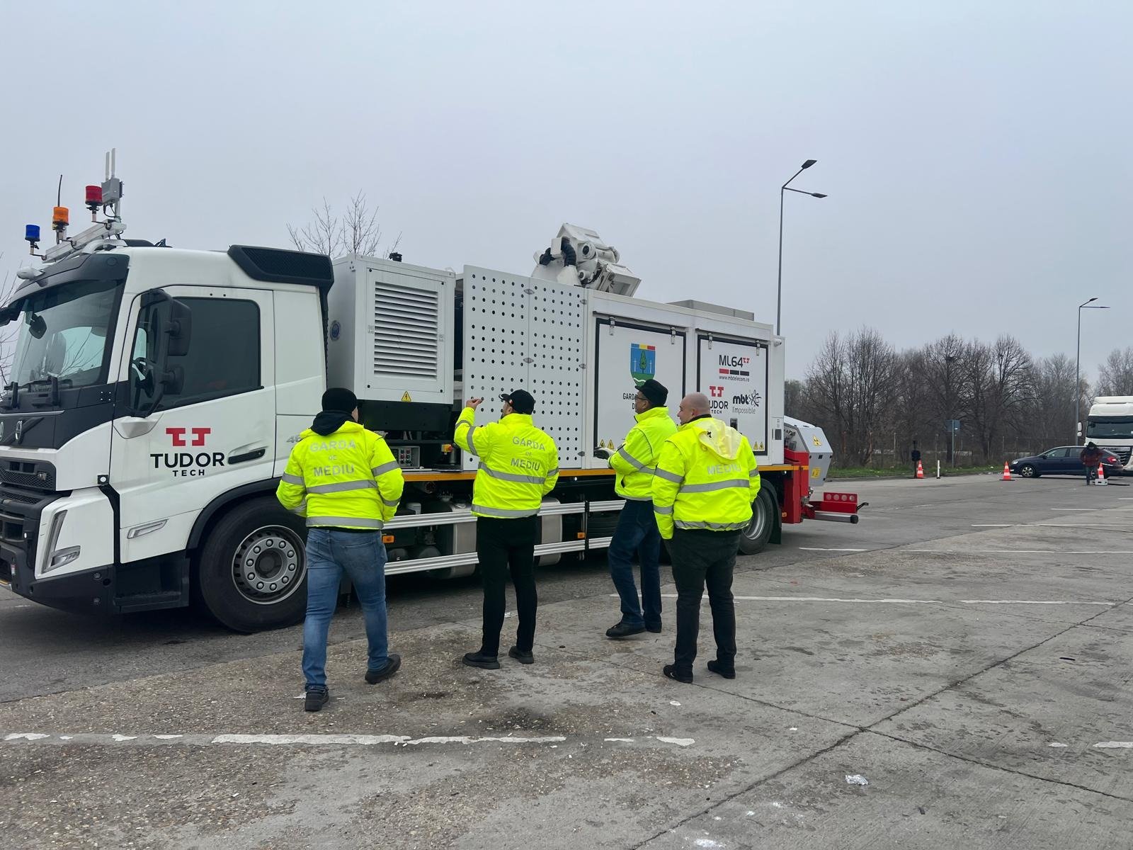 [ad_1] Garda Națională de Mediu a realizat recent o acțiune de testare a unui nou scaner mobil cu raze X, destinat controalelor de mediu la frontieră
