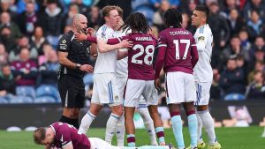 A sosit factura! Fotbalistul sancționat pentru scuipat în direcția suporterilor adversi