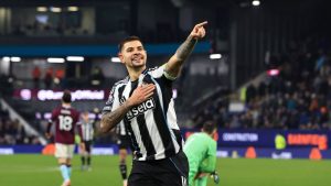 Rezultate surprinzătoare în Premier League: Burnley pierde, Nottingham și Everton se confruntă, West Ham și Brighton remizează.