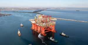 Bolojan anunță că, după două decenii de la semnarea contractului inițial, s-a reușit stabilizarea colaborării cu OMV Petrom pentru următorii 15 ani