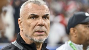 Olăroiu pe podium! Decizie surprinzătoare a FIFA după ce meciul final a fost oprit.