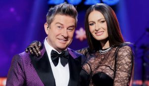 „Gelozia mă urmărește: Petrecerea Anului Nou, a cincea oară împreună”