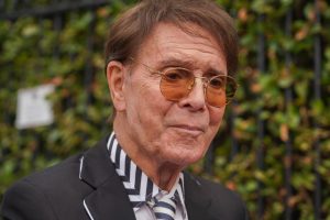 Cântărețul britanic Cliff Richard dezvăluie că a fost diagnosticat cu cancer de prostată și îndeamnă la controale periodice pentru această afecțiune