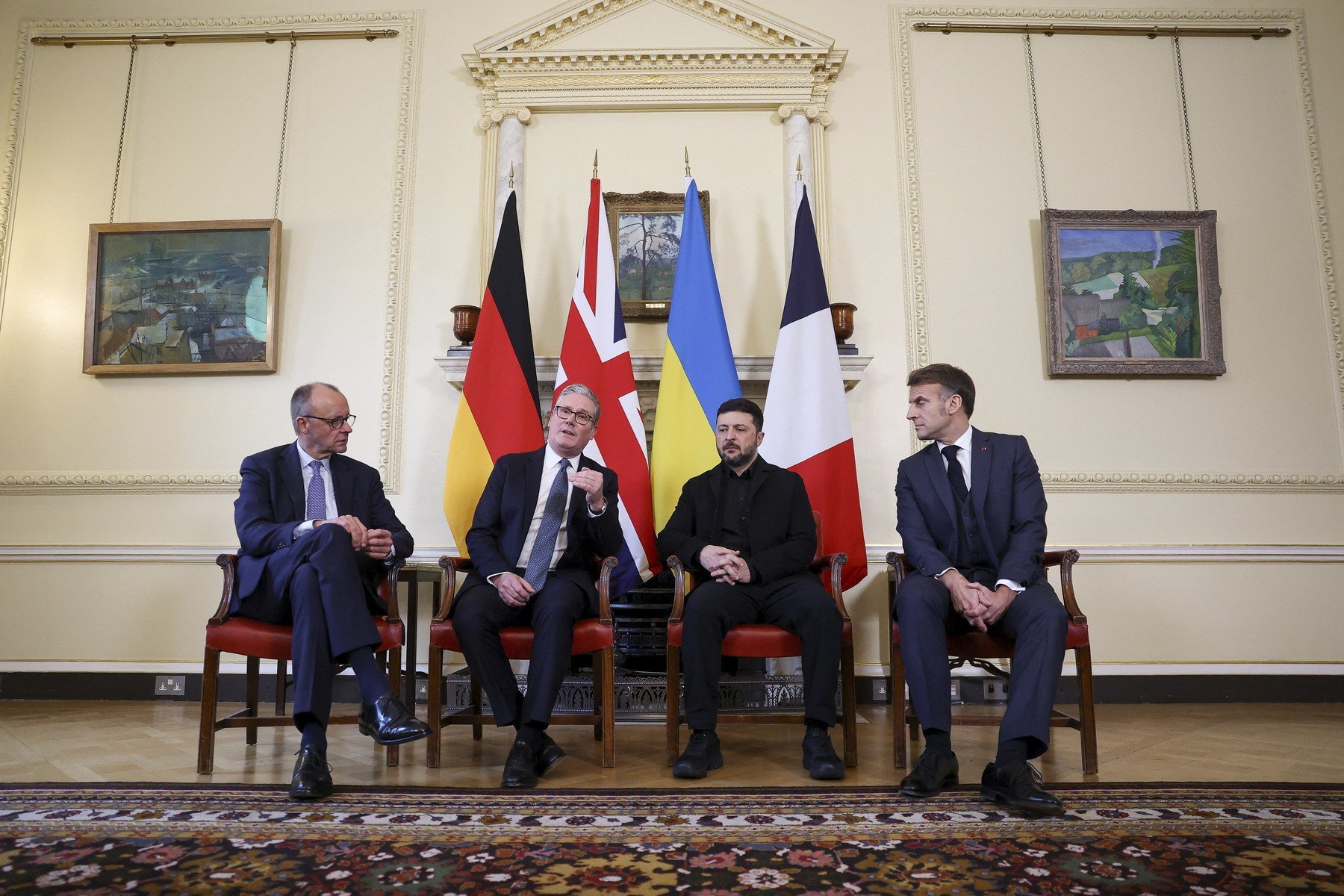 Ucraina lucrează la un nou plan de soluționare a conflictului, în timp ce Zelenski reafirmă că nu va ceda teren pentru a obține pacea